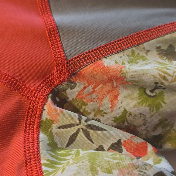 Patagonia Women's Long Sleeve Surf Shirt / Rashguard - Picture 5 of 11